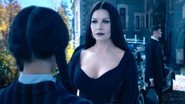 La modelo logró recrear a Morticia Addams de la mejor manera con este cosplay.