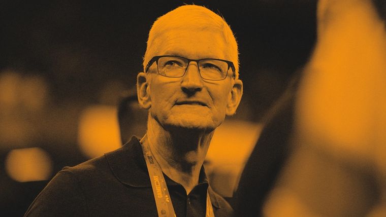 Tim Cook promete una Siri potenciada por IA que revolucionará la experiencia con los dispositivos Apple.