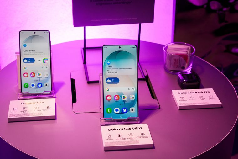 El Samsung Galaxy S26 Ultra incorpora un protector diseñado para mantener su pantalla antirreflejo.