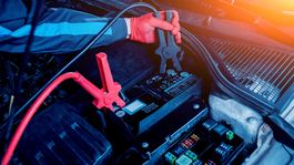 Cargador de batería para automóviles y motos en oferta