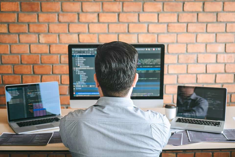 El desarrollo full stack mantiene su relevancia al integrar herramientas y plataformas compatibles con soluciones basadas en inteligencia artificial El desarrollo full stack mantiene su relevancia al integrar herramientas y plataformas compatibles con soluciones basadas en inteligencia artificial