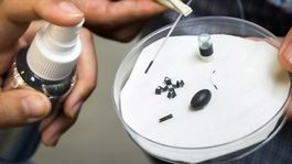 ¡un spray transforma objetos inanimados en pequenos robots!