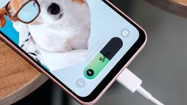 La Now Bar de Samsung transforma la pantalla de bloqueo con nuevas funciones interactivas.