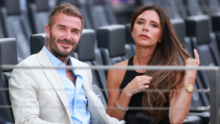David Beckham junto a su esposa Victoria