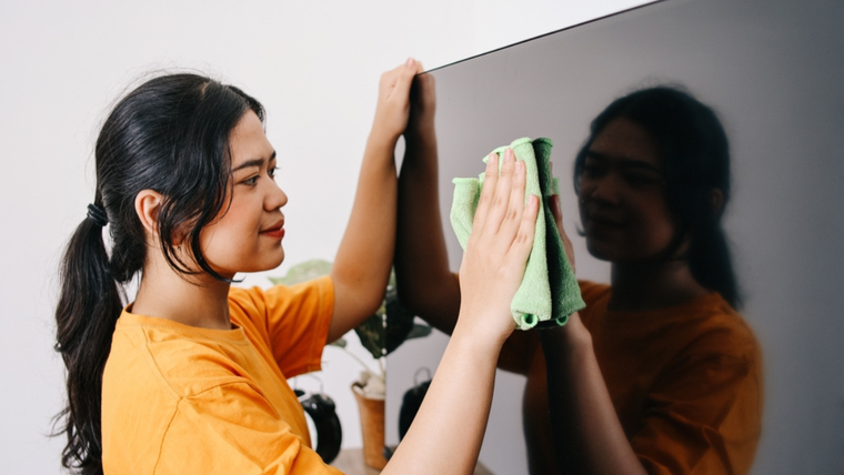 Así de fácil quitarás el polvo de tu pantalla