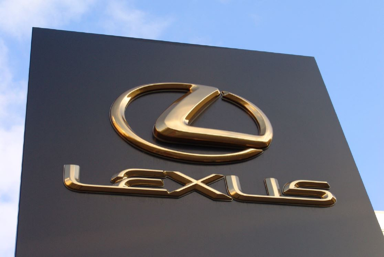 Lexus lidera el mercado con sus SUVs