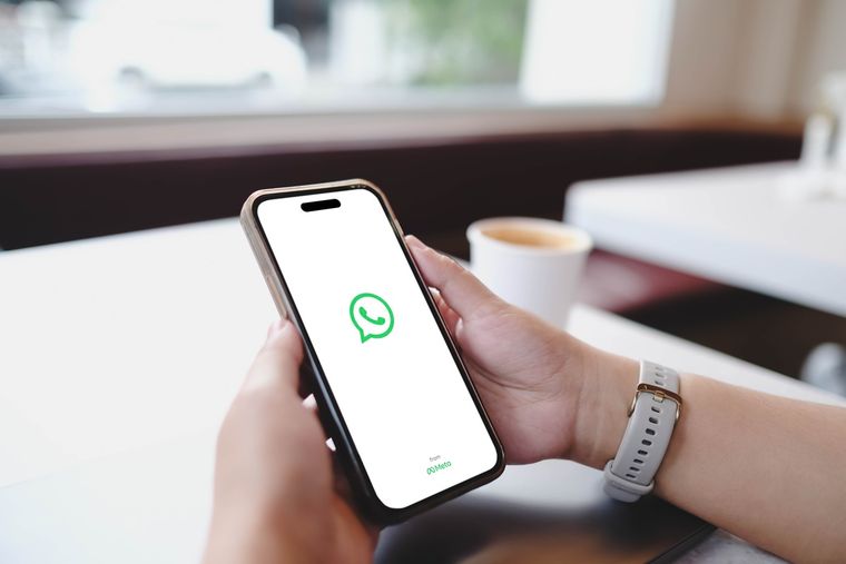 Las funciones privadas de WhatsApp con IA buscan competir con otros asistentes inteligentes. Las funciones privadas de WhatsApp con IA buscan competir con otros asistentes inteligentes.