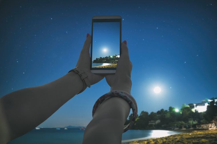 Estos son los teléfonos de Samsung que recibirán por fin el modo de astrofotografía