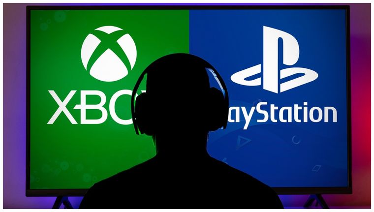 PlayStation y Xbox compiten ferozmente por ofrecer los mejores catálogos a sus usuarios.