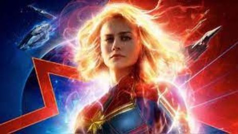 Una IA recreó a la Capitana Marvel y la mostró como una sensual mujer de 80 años.