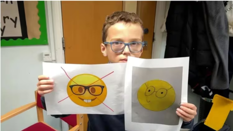 Teddy pide que se lleve adelante el cambio de emoji porque le parece ofensivo el existente.