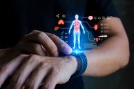 Un smartwatch capaz de detectar plástico redefine el futuro de los wearables.