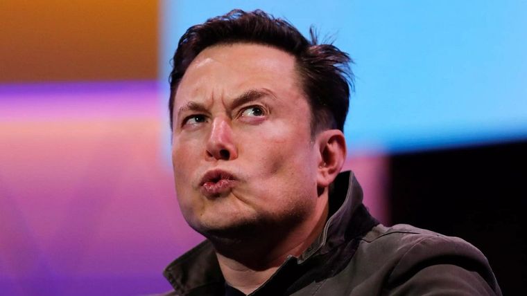 Elon Musk cierra el acuerdo con Twitter