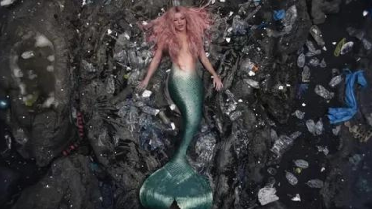 Shakira como sirena es recreada por una inteligencia artificial.