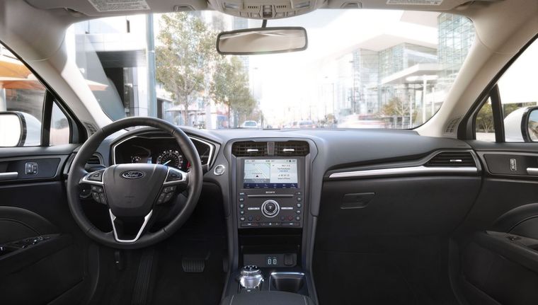 Interior del Ford Fusion 2020
