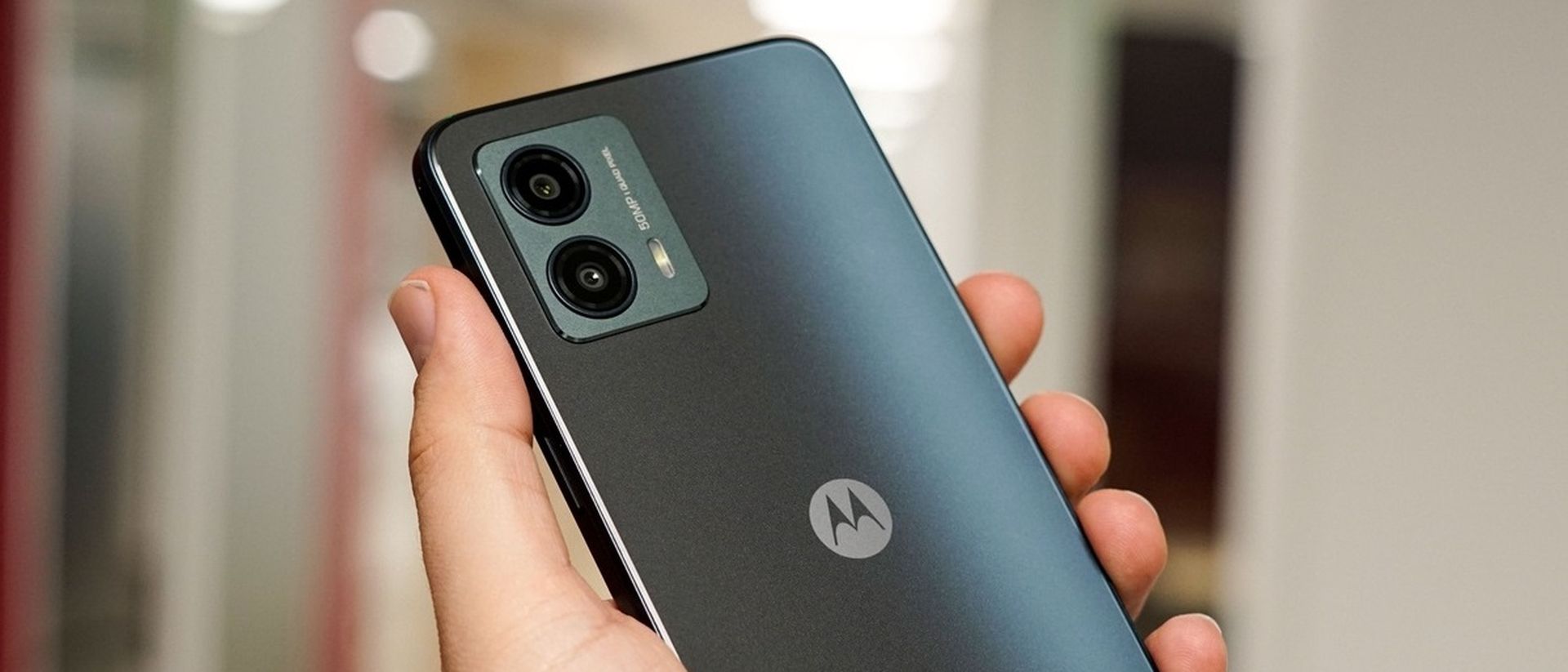 Usuarios de Motorola reportan fallas de batería y sobrecalentamiento, pero existen soluciones provisionales mientras esperan una actualización oficial