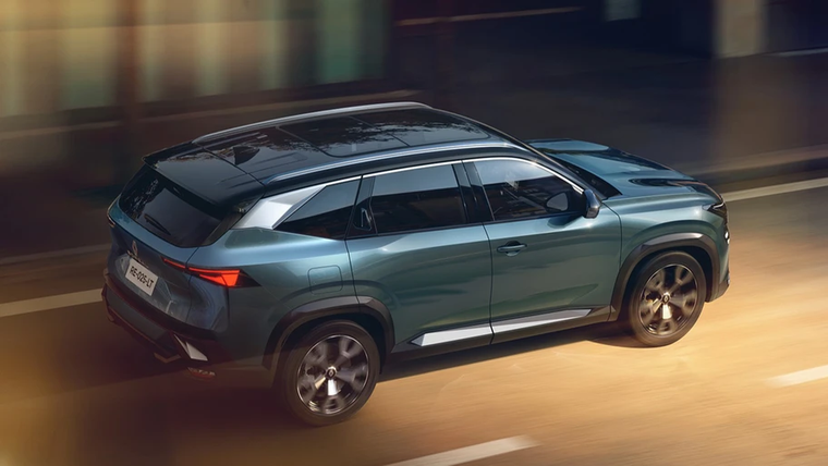 El Renault Boreal apuesta por un diseño robusto con líneas rectas y luces LED inspiradas en el concept Niegara. El Renault Boreal apuesta por un diseño robusto con líneas rectas y luces LED inspiradas en el concept Niegara.