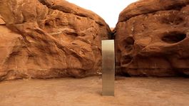 tiktok: una extrana presencia en el monolito de utah esta asustando a la gente