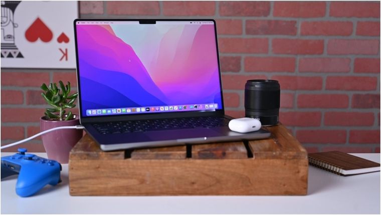 Si quieres una computadora de primer y eres fanático de Apple, esta es tu oportunidad.