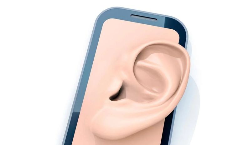 Muchos usuarios sospechan que sus conversaciones privadas se usan para enviarles publicidad. Muchos usuarios sospechan que sus conversaciones privadas se usan para enviarles publicidad.