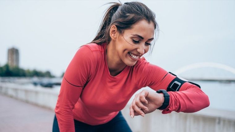 Amazon festeja este Día de las Madres regalando los mejores smartwatches.