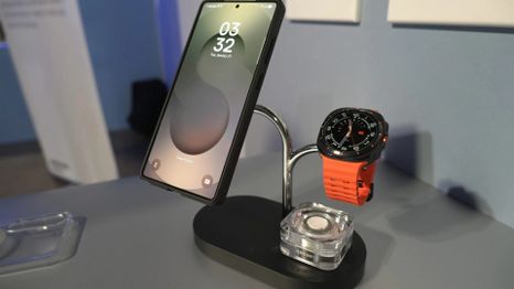 Samsung se prepara para lanzar su primera batería inalámbrica magnética junto al Galaxy S26.