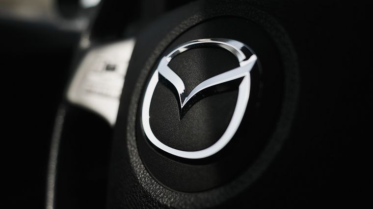 Mazda presenta un SUV con tecnología híbrida