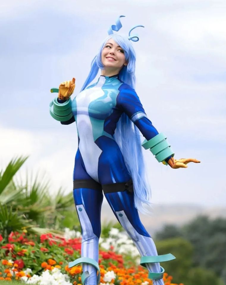 elle_pastelle, una talentosa cosplayer de 25 años, ha cautivado a sus seguidores con una interpretación meticulosa de Nejire. elle_pastelle, una talentosa cosplayer de 25 años, ha cautivado a sus seguidores con una interpretación meticulosa de Nejire.