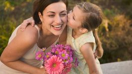 Estos aretes de Amazon harán sonreír a mamá en su día