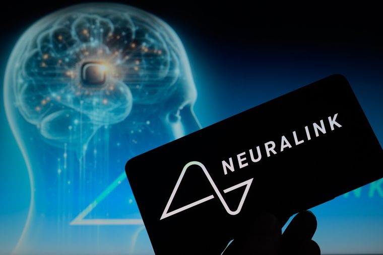 Los ensayos de Neuralink en Reino Unido se enfocan en pacientes con parálisis severa. Los ensayos de Neuralink en Reino Unido se enfocan en pacientes con parálisis severa.