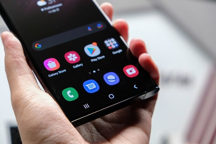Samsung ya trabaja en lanzar teléfonos como el Galaxy Z Fold7 y el Galaxy Z Flip7 con One UI 8 precargado de fábrica. Samsung ya trabaja en lanzar teléfonos como el Galaxy Z Fold7 y el Galaxy Z Flip7 con One UI 8 precargado de fábrica.