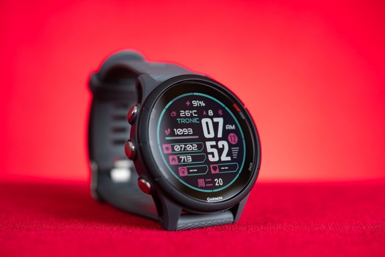 El Garmin Forerunner 570 apuesta a ser el reloj ideal para correr en 2025, con pantalla OLED, voz integrada y sensores de alto nivel.