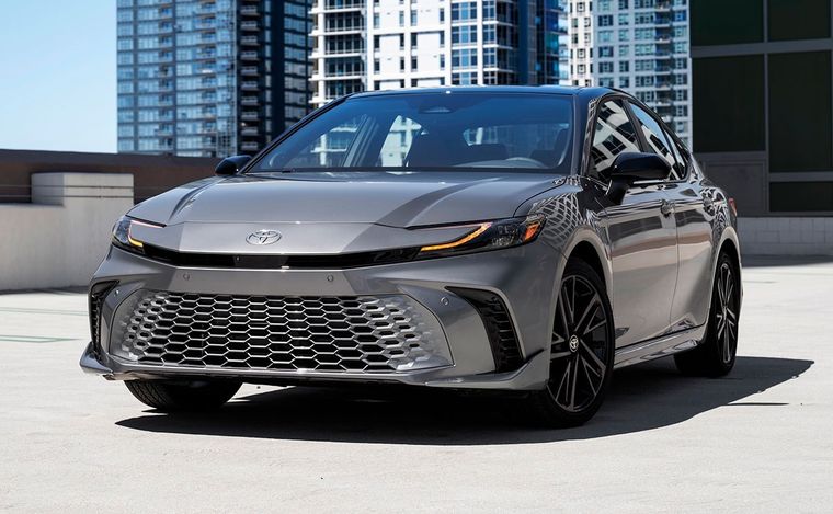 Toyota Camry 2025