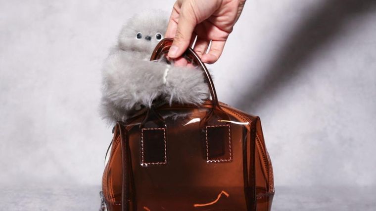 Yukai Engineering presentó a Mirumi, el robot-accesorio más tierno