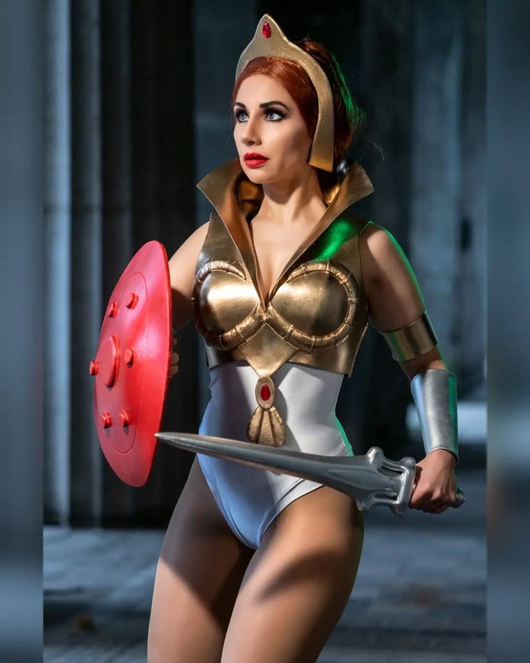 Con más de 136 mil seguidores en su cuenta, esta modelo y cosplayer chilena se ha ganado un lugar en el mundo del cosplay por su profesionalismo y versatilidad
