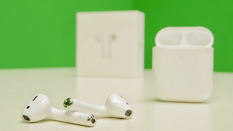 Encuentra estos AirPods por menos de 100 dólares en Walmart