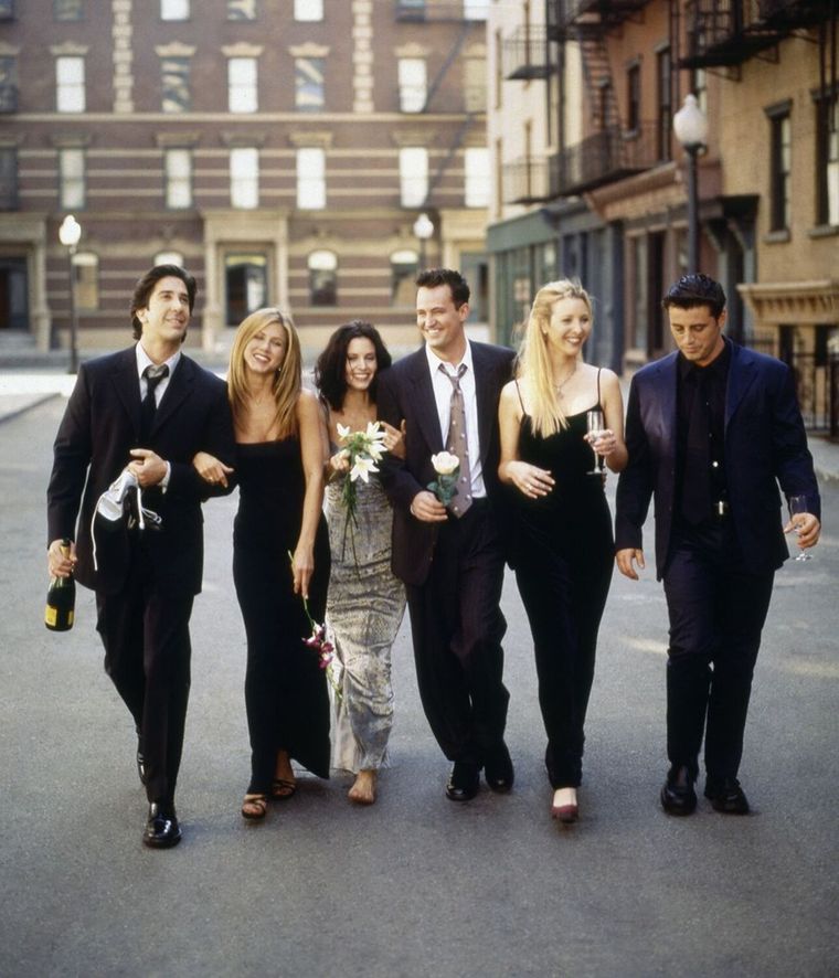 Los colegas de Matthew Perry, consternados con la triste noticia.