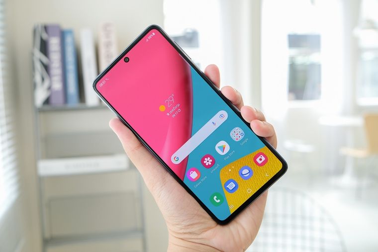 Este teléfono Samsung de gama media-alta toca su piso histórico en Amazon