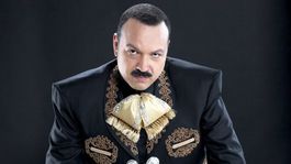 Pepe Aguilar no se ha mantenido al margen de la relación de su hija