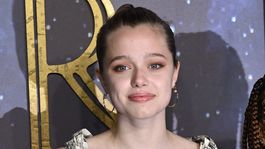 La hija de Brad Pitt eliminó el apellido