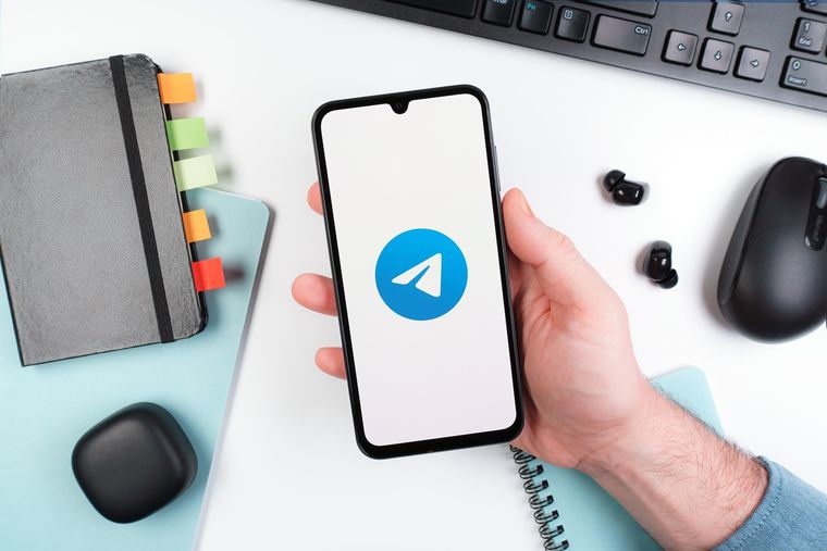 Deezer Music ofrece funciones avanzadas como letras, listas y compatibilidad multiplataforma en Telegram. Deezer Music ofrece funciones avanzadas como letras, listas y compatibilidad multiplataforma en Telegram.