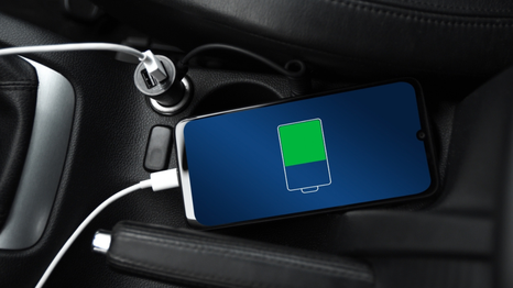 Esto sucede al cargar el teléfono en tu vehículo