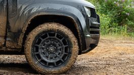 Land Rover Defender Octa