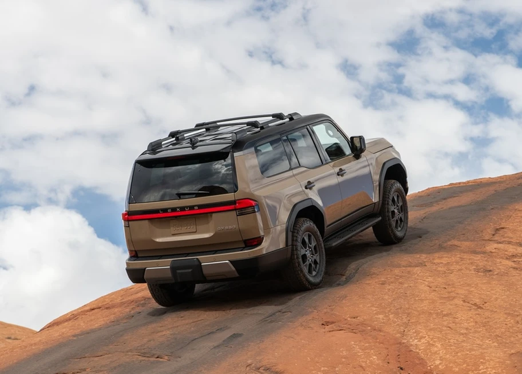 Lexus GX 550 Overtrail+ Lexus GX 550 Overtrail+