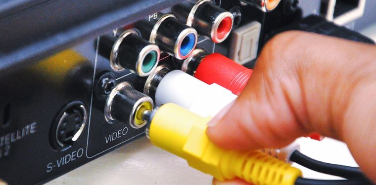 Te contamos cómo duplicar la pantalla del PC en la TV sin usar HDMI, aprovechando opciones inalámbricas y otras conexiones útiles. Te contamos cómo duplicar la pantalla del PC en la TV sin usar HDMI, aprovechando opciones inalámbricas y otras conexiones útiles.