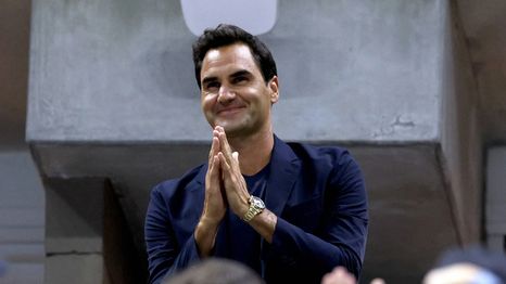 Roger Federer luciendo su Rolex completamente nuevo.