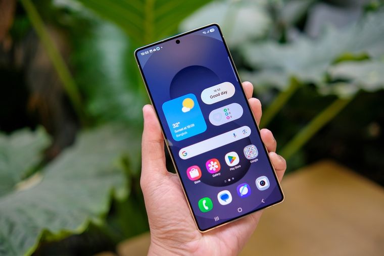 La nueva filtración revela que el Samsung Galaxy S26 Ultra tendrá biseles más finos y pantalla optimizada. La nueva filtración revela que el Samsung Galaxy S26 Ultra tendrá biseles más finos y pantalla optimizada.