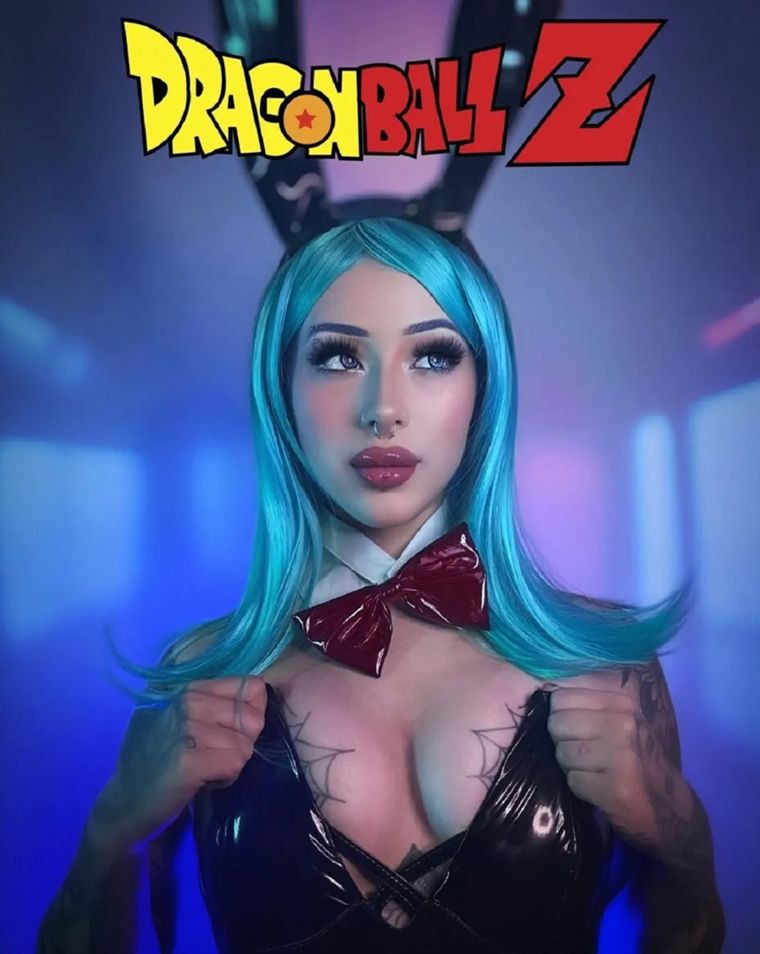 La reconocida cosplayer Angel, conocida en redes como @angelaundead, sorprendió a sus seguidores con una versión impecable del traje de conejita