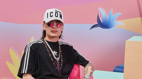 Peso Pluma estrena canción