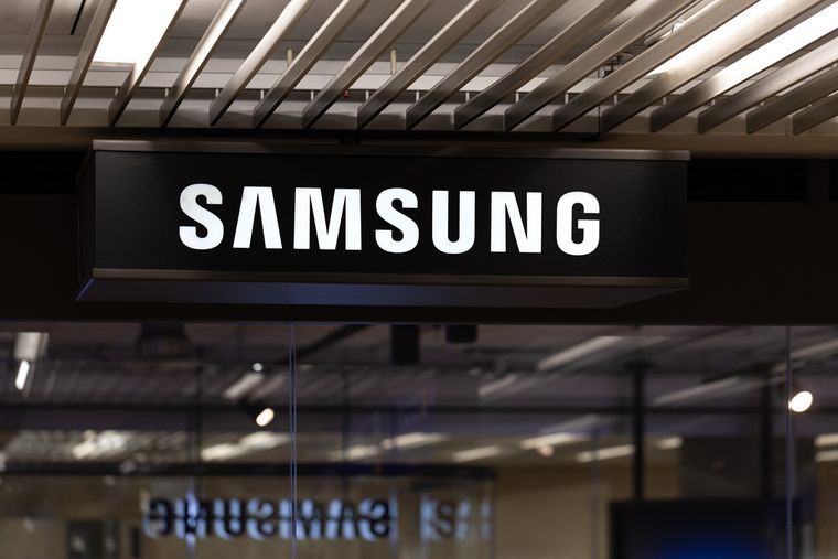 La alianza entre Samsung y Mercedes-Benz busca innovar en baterías para vehículos eléctricos. La alianza entre Samsung y Mercedes-Benz busca innovar en baterías para vehículos eléctricos.